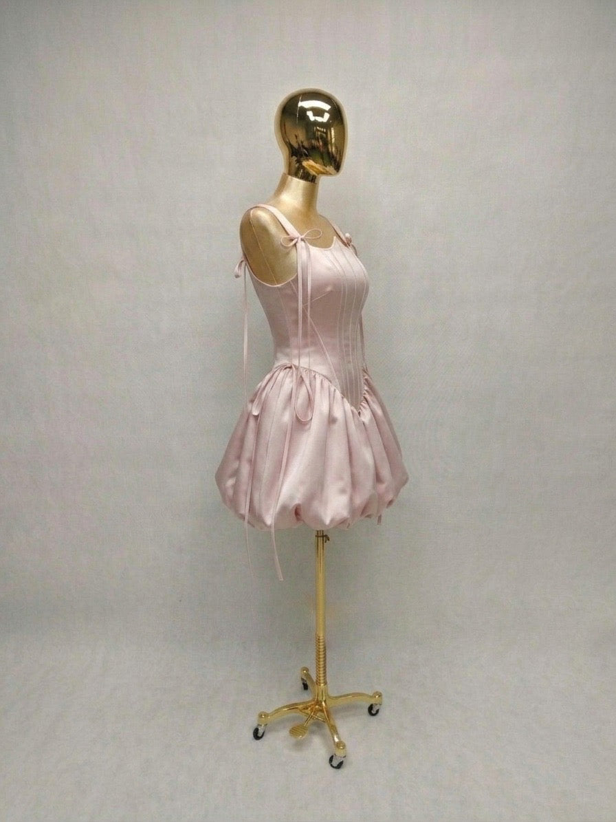 Vestido Satinado con Falda Tipo Globo