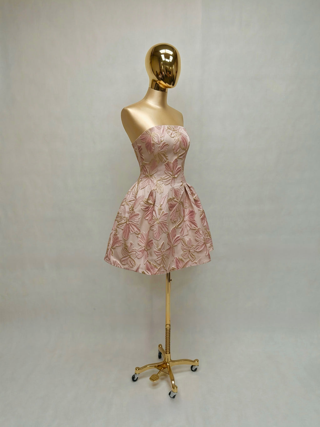 Vestido Strapless Satinado Estampado de Flores
