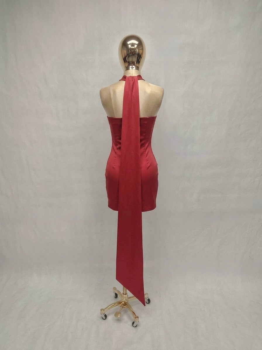 Vestido Satinado Escote Asimétrico