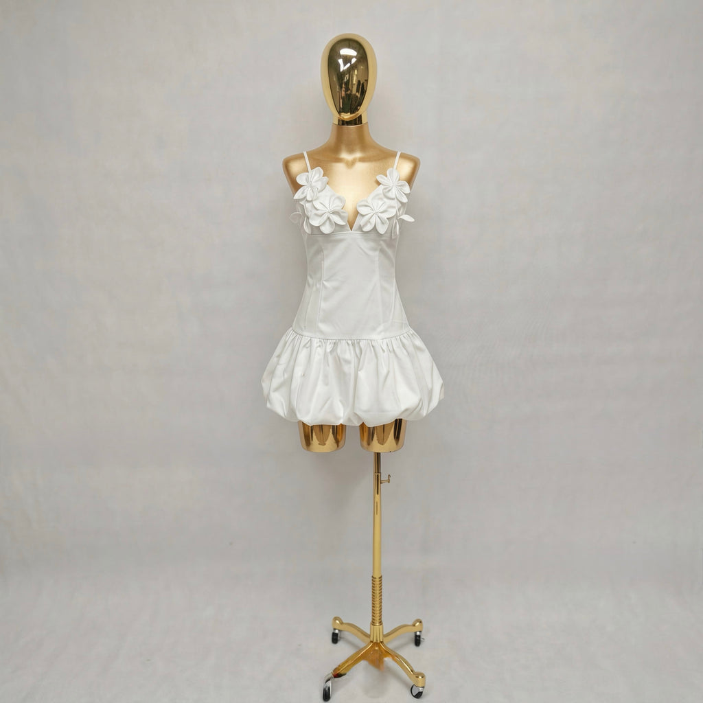 Vestido Escote con Flor y Olanes con Flores