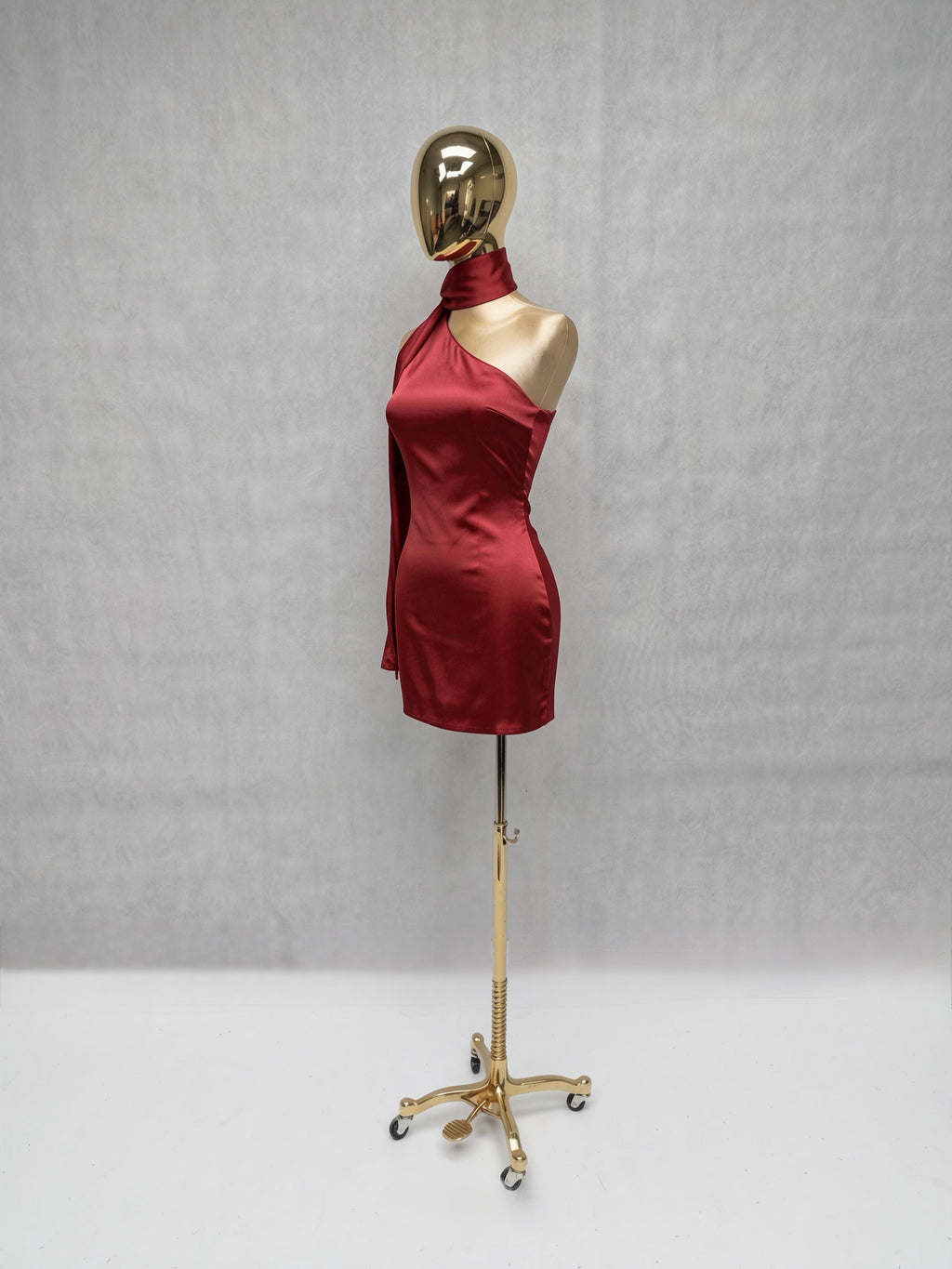 Vestido Satinado Escote Asimétrico