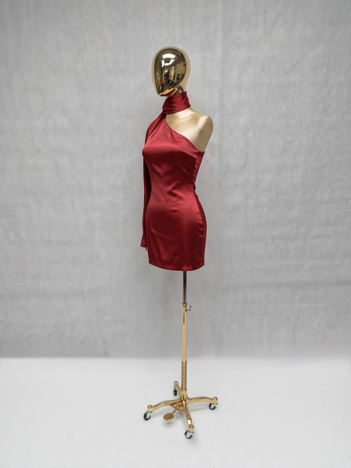 Vestido Satinado Escote Asimétrico